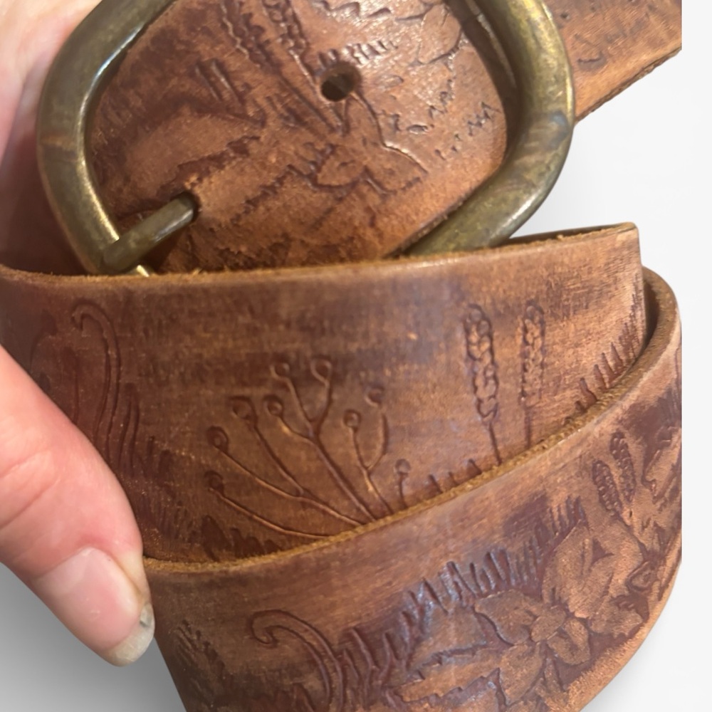 Vintage A&F patina tooledfloral genuine Leather Belt Brass Buckle western L - Picture 4 of 16